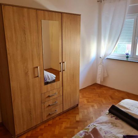 דירות שיבניק Apartman Antea מראה חיצוני תמונה
